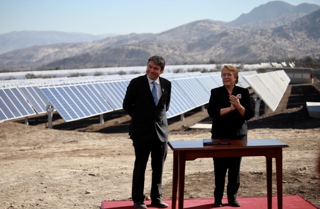  Presidenta Bachelet y Ministro del Medio Ambiente firman promulgación de Acuerdo Climático de París 